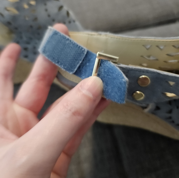 Marc Fisher wedge heels size 9-1/2 - Picture 3 of 9